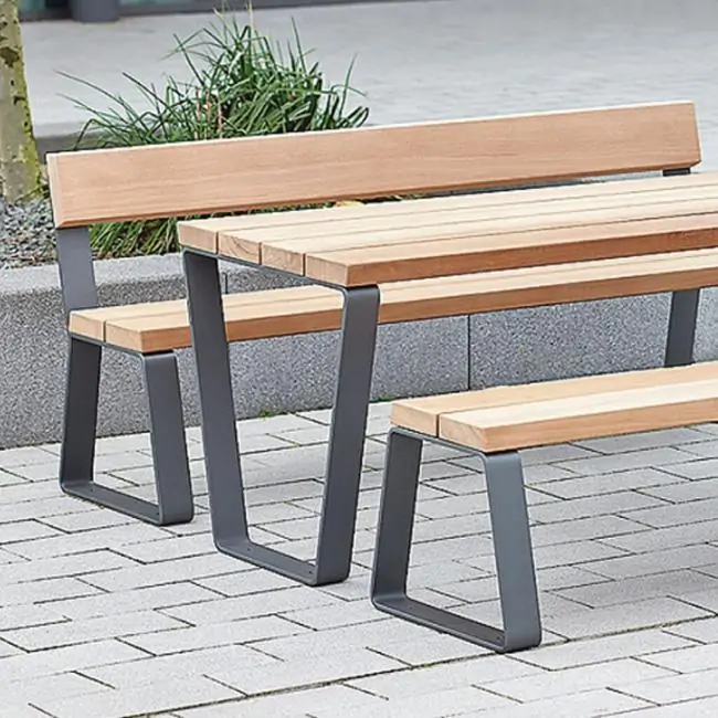 Вуличні столи